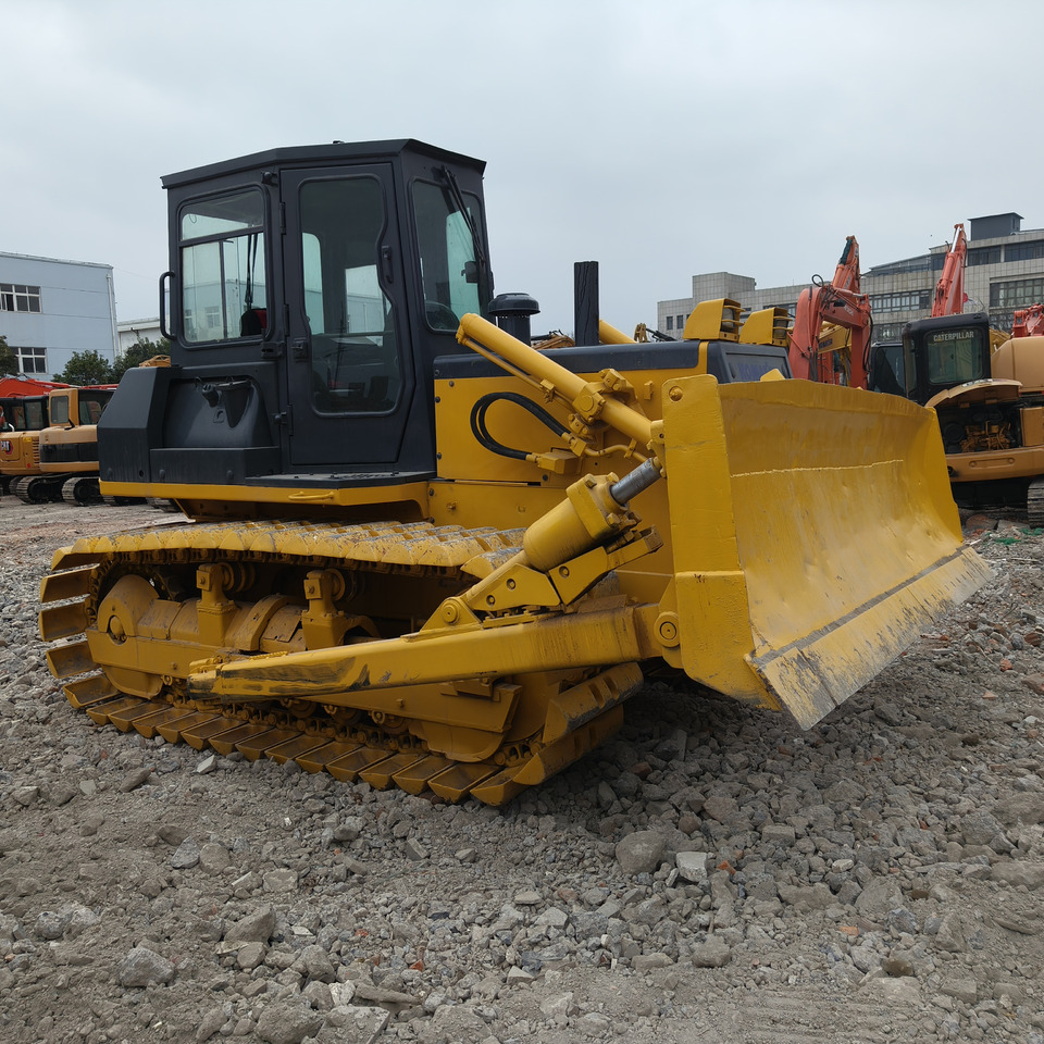 KOMATSU D65EX - Bulldozer: bilde 1 KOMATSU D65EX - Bulldozer: bilde 1