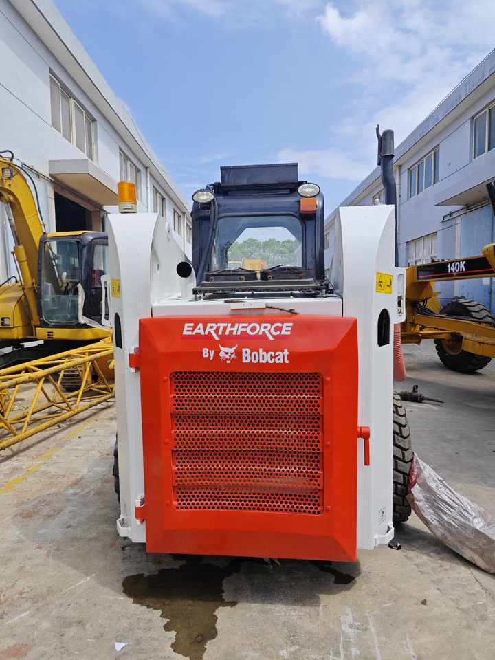 Bobcat S300 - Kompaktlaster: bilde 5 Bobcat S300 - Kompaktlaster: bilde 5