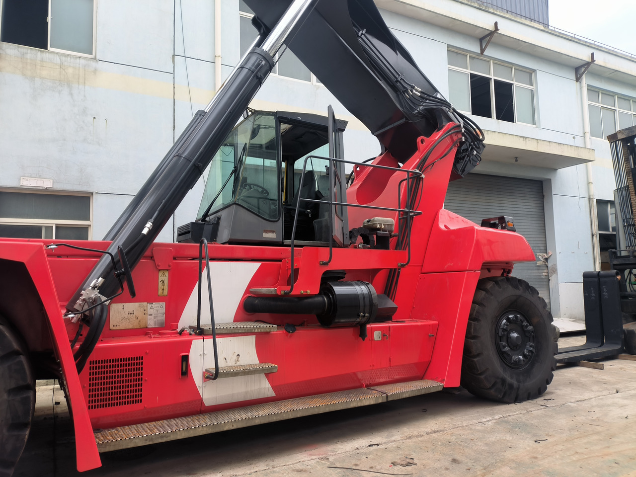Kalmar DRF450 Used Reach stacker/Container forklift - Reachstackere: bilde 3 Kalmar DRF450 Used Reach stacker/Container forklift - Reachstackere: bilde 3