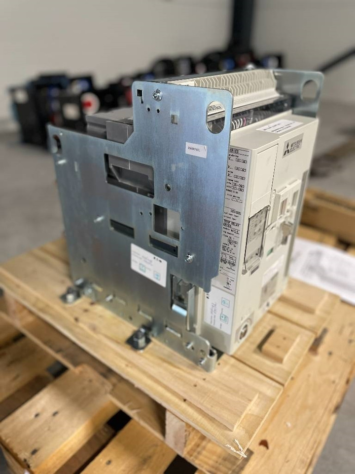 Mitsubishi Circuit breaker 1000A - AE1000-SW 3P - DPX-12648 - Bygg og anlegg: bilde 2 Mitsubishi Circuit breaker 1000A - AE1000-SW 3P - DPX-12648 - Bygg og anlegg: bilde 2