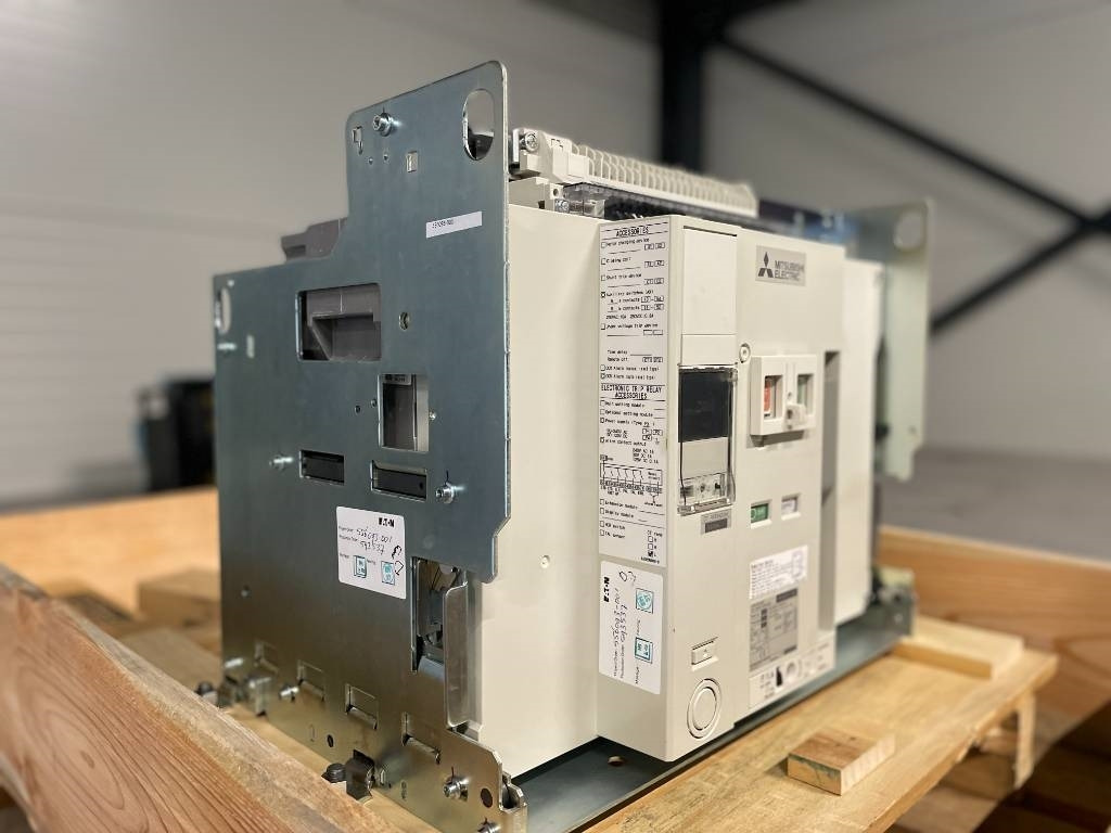 Mitsubishi Circuit breaker 3200A - AE3200-SW 4P - DPX-12648 - Bygg og anlegg: bilde 2 Mitsubishi Circuit breaker 3200A - AE3200-SW 4P - DPX-12648 - Bygg og anlegg: bilde 2