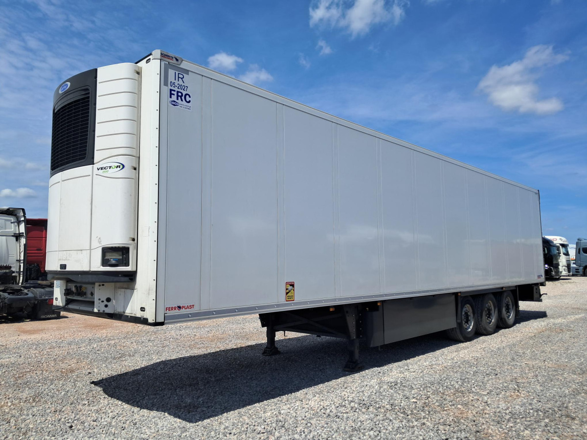SCHMITZ CARGOBULL SKO 24/L-13.4 FP COOL V7 CHŁODNIA - Kjølehenger: bilde 2 SCHMITZ CARGOBULL SKO 24/L-13.4 FP COOL V7 CHŁODNIA - Kjølehenger: bilde 2