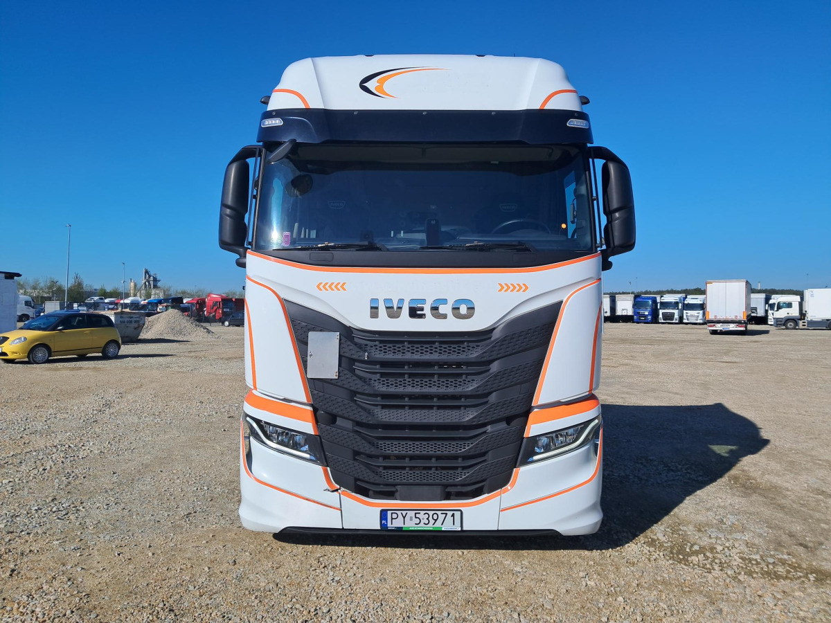 IVECO AS440ST/FP LT LNG CIĄGNIK SIODŁOWY - Trekkvogn: bilde 2 IVECO AS440ST/FP LT LNG CIĄGNIK SIODŁOWY - Trekkvogn: bilde 2