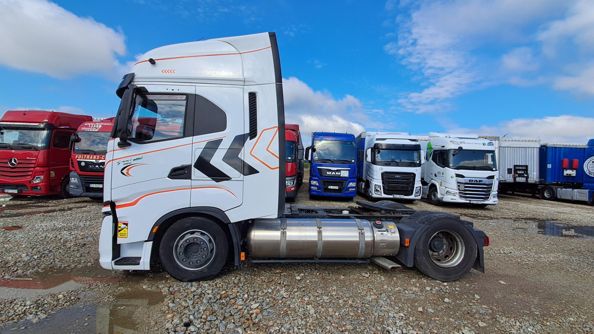 IVECO AS440ST/FP LT LNG CIĄGNIK SIODŁOWY - Trekkvogn: bilde 4 IVECO AS440ST/FP LT LNG CIĄGNIK SIODŁOWY - Trekkvogn: bilde 4