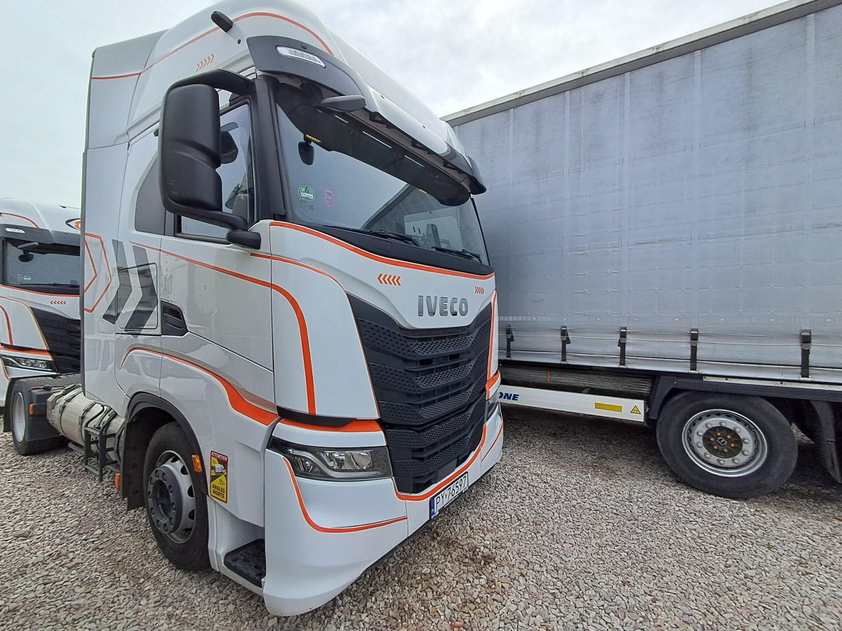 IVECO AS440ST/FP LT LNG CIĄGNIK SIODŁOWY - Trekkvogn: bilde 1 IVECO AS440ST/FP LT LNG CIĄGNIK SIODŁOWY - Trekkvogn: bilde 1
