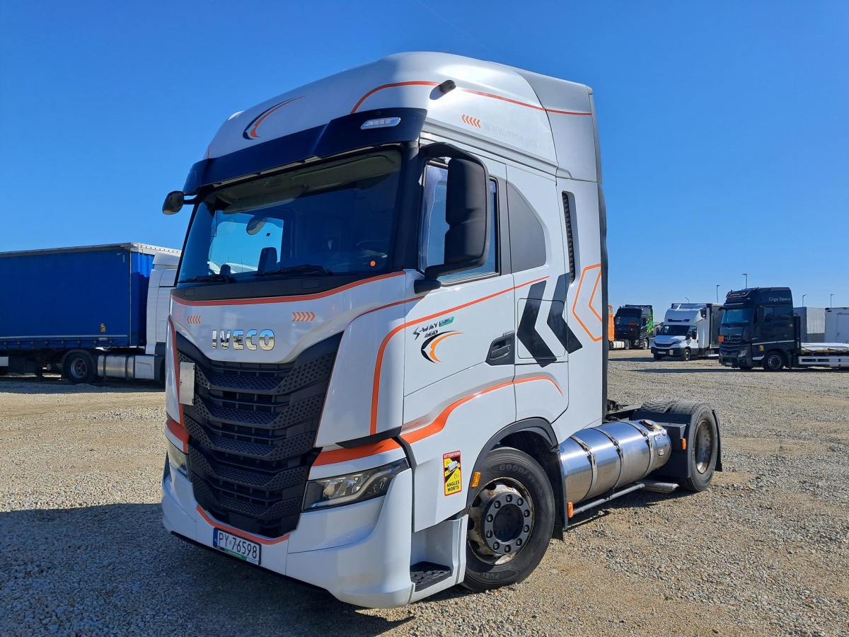 IVECO AS440ST/FP LT LNG CIĄGNIK SIODŁOWY - Trekkvogn: bilde 3 IVECO AS440ST/FP LT LNG CIĄGNIK SIODŁOWY - Trekkvogn: bilde 3