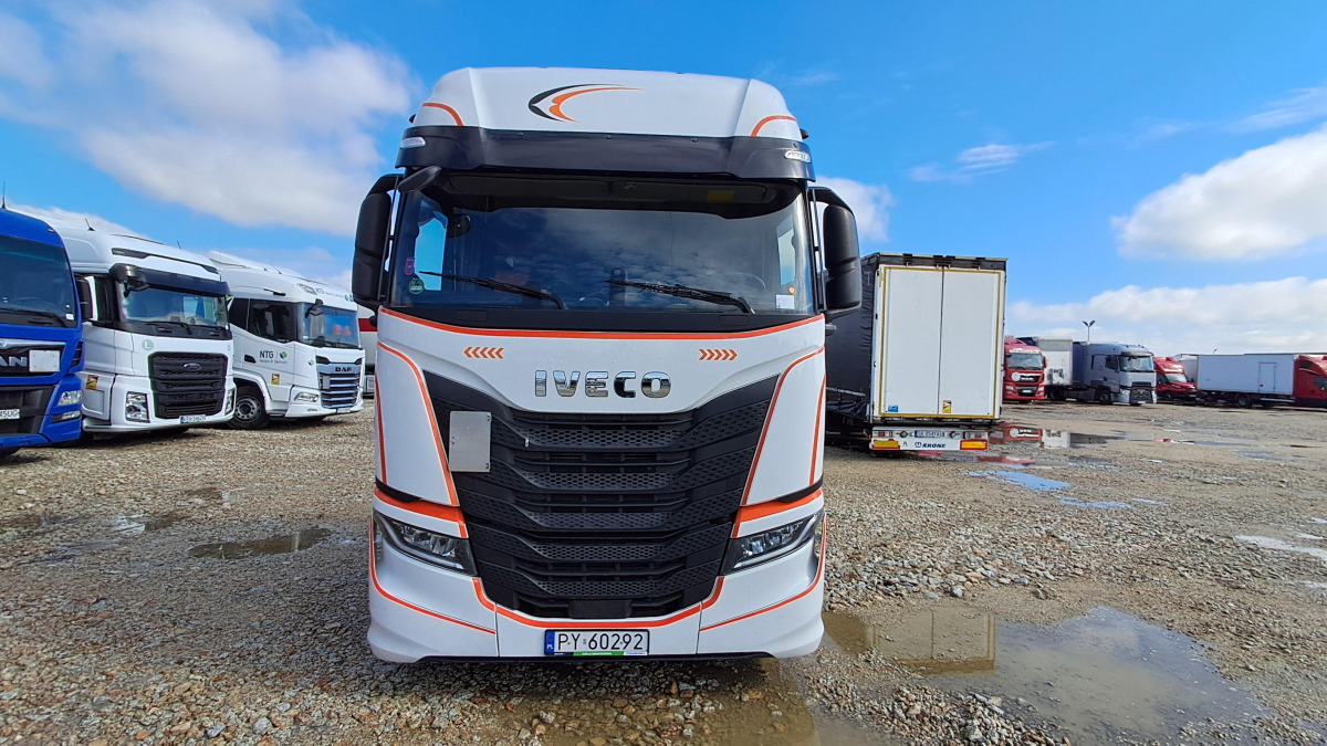 IVECO AS440ST/FP LT LNG CIĄGNIK SIODŁOWY - Trekkvogn: bilde 2 IVECO AS440ST/FP LT LNG CIĄGNIK SIODŁOWY - Trekkvogn: bilde 2