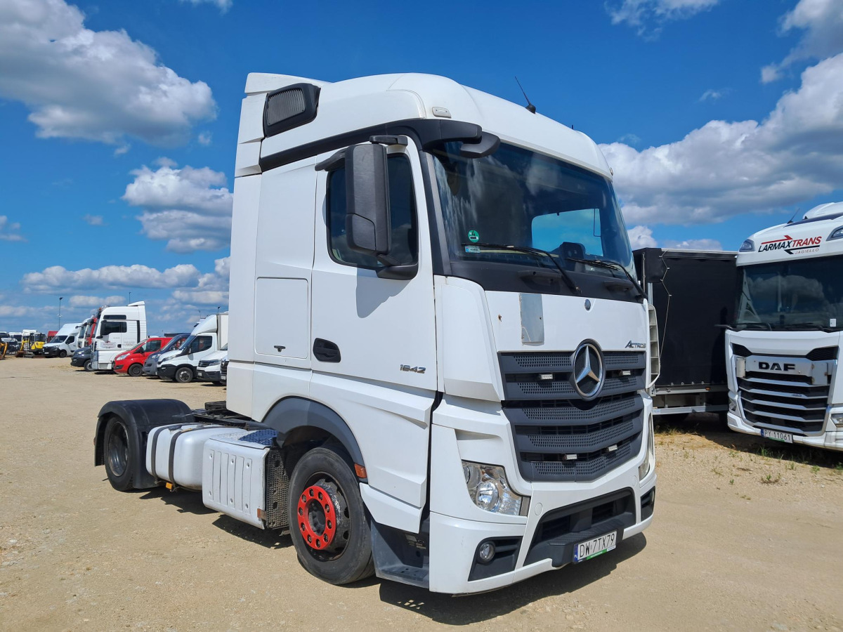 MERCEDES BENZ ACTROS CIĄGNIK SIODŁOWY - Trekkvogn: bilde 1 MERCEDES BENZ ACTROS CIĄGNIK SIODŁOWY - Trekkvogn: bilde 1
