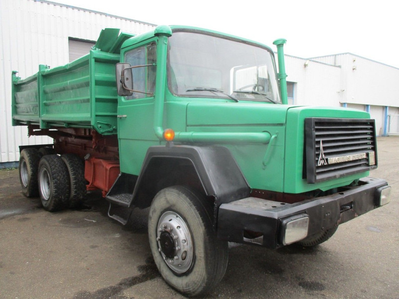 Iveco Magirus Deutz 256 , 6x6 , V8 , ZF Manual , 3way tipper , Spring suspension - Tippbil: bilde 4 Iveco Magirus Deutz 256 , 6x6 , V8 , ZF Manual , 3way tipper , Spring suspension - Tippbil: bilde 4