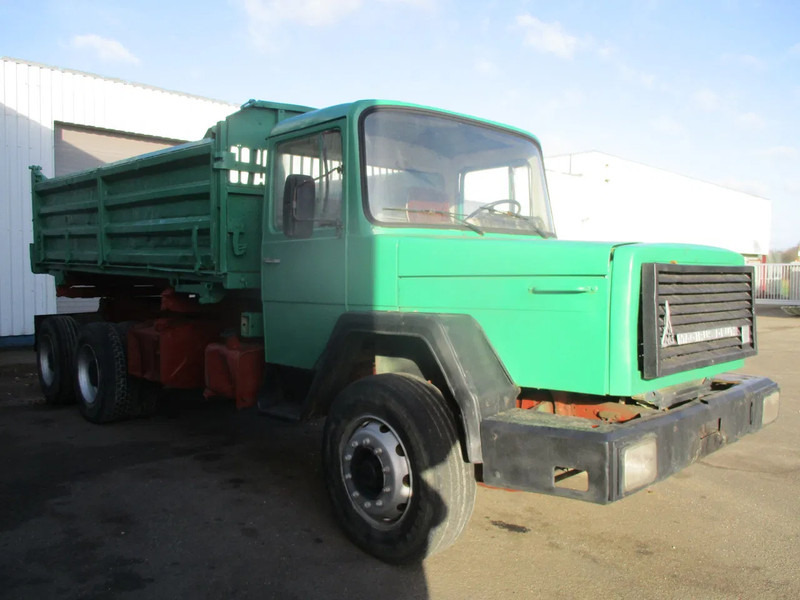 Iveco Magirus deutz 260-26, 6x4 , 6 Cylinder water cooled , 3 way tipper , Spring suspension - Tippbil: bilde 4 Iveco Magirus deutz 260-26, 6x4 , 6 Cylinder water cooled , 3 way tipper , Spring suspension - Tippbil: bilde 4