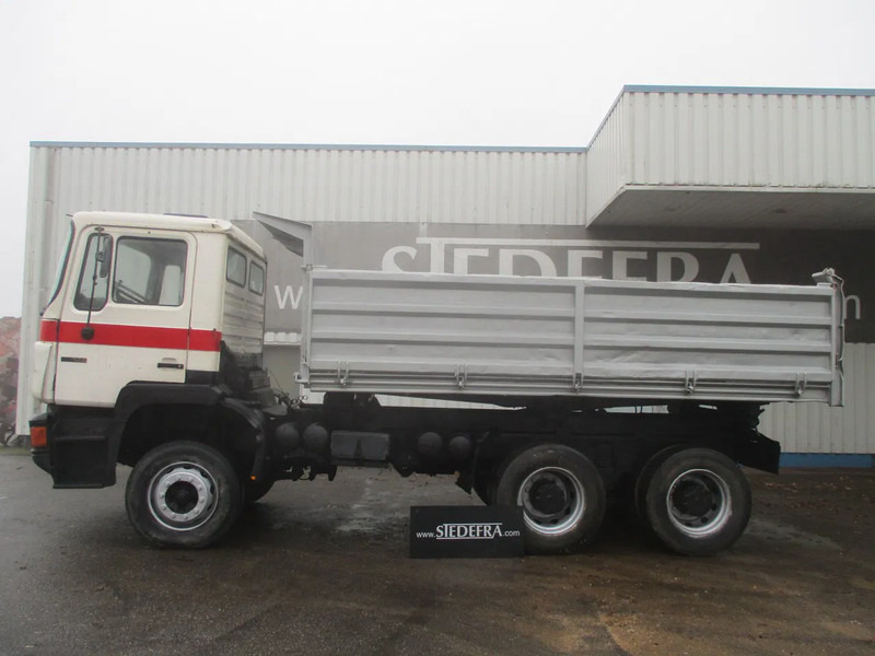 Tippbil MAN 26 322 ZF Manual , 6x4 , 3 way tipper , Spring suspension: bilde 10