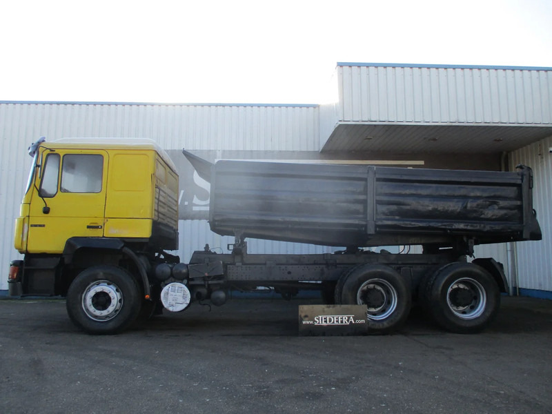 MAN 26.402 6x4 , ZF Manual , Retarder , 3 Way tipper , Spring suspension - Tippbil: bilde 2 MAN 26.402 6x4 , ZF Manual , Retarder , 3 Way tipper , Spring suspension - Tippbil: bilde 2