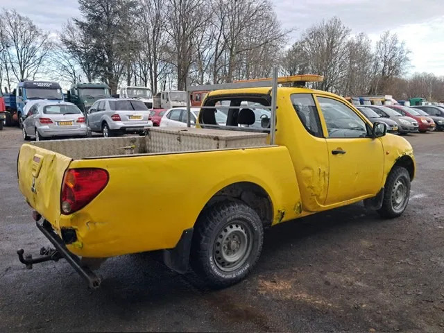 Mitsubishi L200 , 4x4 , 2.5 Di-D , Club cab - Personenbil: bilde 2 Mitsubishi L200 , 4x4 , 2.5 Di-D , Club cab - Personenbil: bilde 2