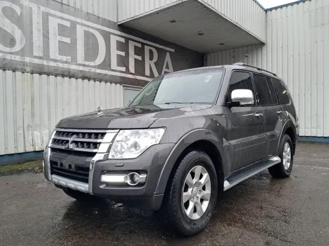 Mitsubishi Pajero GLS 3.5 - V6 , 4x4 , 7 Pers., Full Option - Personenbil: bilde 1 Mitsubishi Pajero GLS 3.5 - V6 , 4x4 , 7 Pers., Full Option - Personenbil: bilde 1