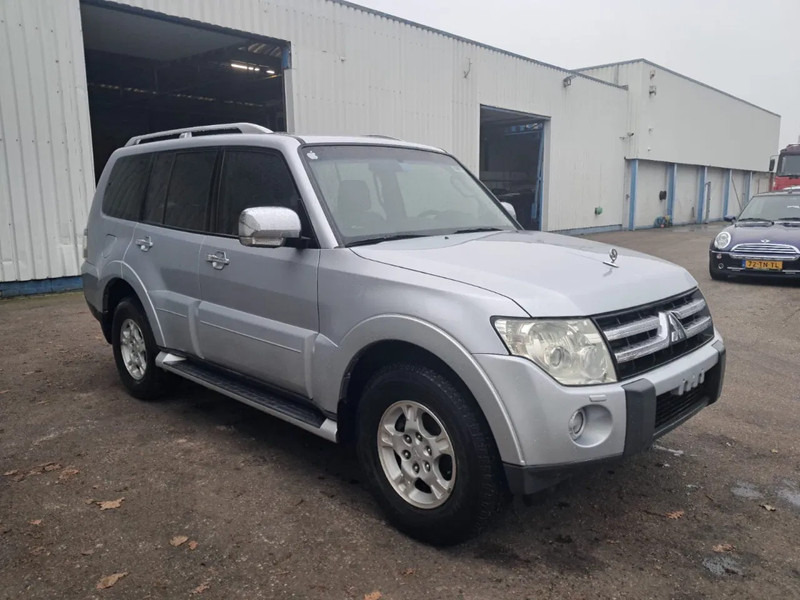 Mitsubishi Pajero GLS 3.5 - V6 , 4x4 , 7 Pers., Full Option - Personenbil: bilde 4 Mitsubishi Pajero GLS 3.5 - V6 , 4x4 , 7 Pers., Full Option - Personenbil: bilde 4