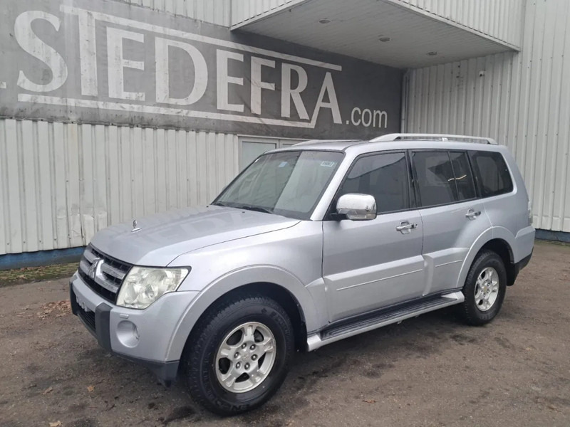 Mitsubishi Pajero GLS 3.5 - V6 , 4x4 , 7 Pers., Full Option - Personenbil: bilde 1 Mitsubishi Pajero GLS 3.5 - V6 , 4x4 , 7 Pers., Full Option - Personenbil: bilde 1