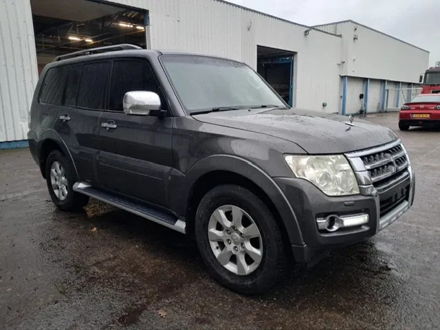 Mitsubishi Pajero GLS 3.5 - V6 , 4x4 , 7 Pers., Full Option - Personenbil: bilde 4 Mitsubishi Pajero GLS 3.5 - V6 , 4x4 , 7 Pers., Full Option - Personenbil: bilde 4