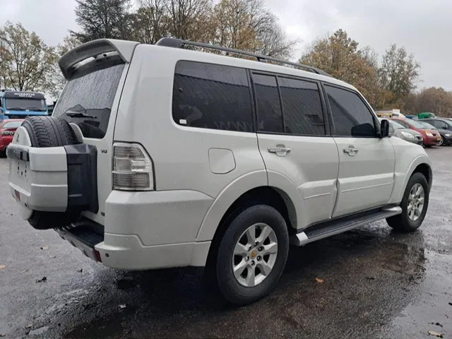 Mitsubishi Pajero GLS 3.5 - V6 , 4x4 , 7 Pers., Full Option - Personenbil: bilde 3 Mitsubishi Pajero GLS 3.5 - V6 , 4x4 , 7 Pers., Full Option - Personenbil: bilde 3