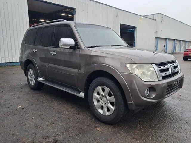 Mitsubishi Pajero GLS 3.5 - V6 , 4x4 , 7 Pers. , Full option - Personenbil: bilde 4 Mitsubishi Pajero GLS 3.5 - V6 , 4x4 , 7 Pers. , Full option - Personenbil: bilde 4