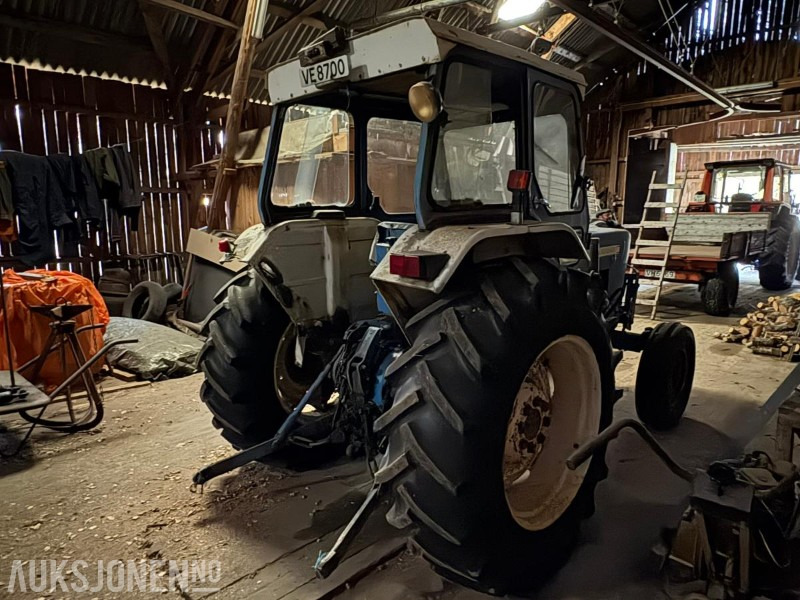 1975 FORD 4000 MED FRONTLASTER - Traktor: bilde 3 1975 FORD 4000 MED FRONTLASTER - Traktor: bilde 3