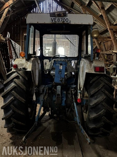 1975 FORD 4000 MED FRONTLASTER - Traktor: bilde 5 1975 FORD 4000 MED FRONTLASTER - Traktor: bilde 5