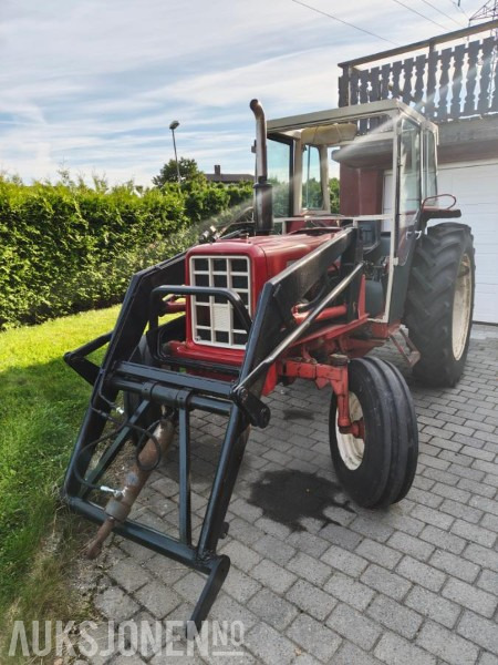 1975 International Harvester 574 - mva fri traktor rep.objekt - Traktor: bilde 1 1975 International Harvester 574 - mva fri traktor rep.objekt - Traktor: bilde 1