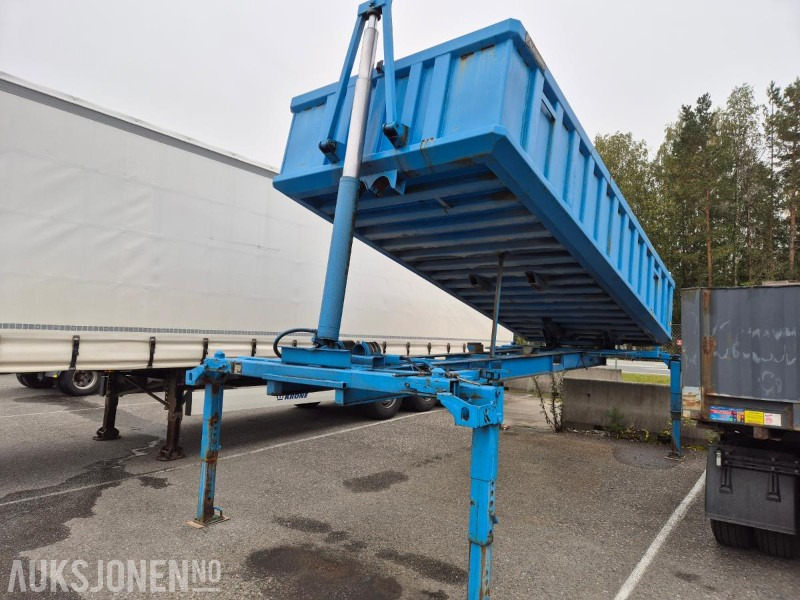 1985 Kalmar Lagab 1819 ramme/lastbærer med dumperkasse, 1 eier, mva fri - Anleggsmaskiner: bilde 1 1985 Kalmar Lagab 1819 ramme/lastbærer med dumperkasse, 1 eier, mva fri - Anleggsmaskiner: bilde 1