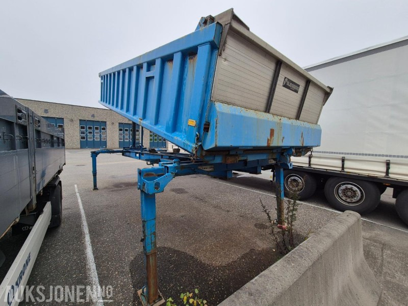 1985 Kalmar Lagab 1819 ramme/lastbærer med dumperkasse, 1 eier, mva fri - Anleggsmaskiner: bilde 2 1985 Kalmar Lagab 1819 ramme/lastbærer med dumperkasse, 1 eier, mva fri - Anleggsmaskiner: bilde 2