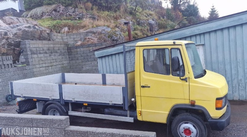 1994 Mercedes-Benz vario 611D lav km stand 9000km med kran - Planbil: bilde 3 1994 Mercedes-Benz vario 611D lav km stand 9000km med kran - Planbil: bilde 3