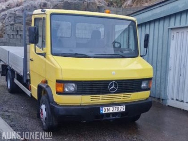1994 Mercedes-Benz vario 611D lav km stand 9000km med kran - Planbil: bilde 2 1994 Mercedes-Benz vario 611D lav km stand 9000km med kran - Planbil: bilde 2