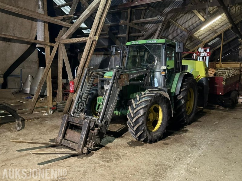 1997 John Deere 6300 med frontlaster - Traktor: bilde 1 1997 John Deere 6300 med frontlaster - Traktor: bilde 1