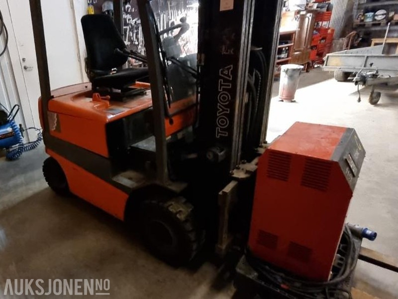 1997 Toyota Truck FBMF16 - Teleskoplastere: bilde 2 1997 Toyota Truck FBMF16 - Teleskoplastere: bilde 2
