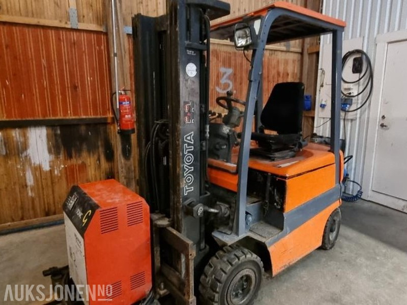 1997 Toyota Truck FBMF16 - Teleskoplastere: bilde 1 1997 Toyota Truck FBMF16 - Teleskoplastere: bilde 1