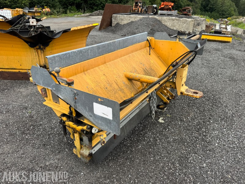 2000 Falköping LB-1000 BLU strøvogn - Anleggsmaskiner: bilde 4 2000 Falköping LB-1000 BLU strøvogn - Anleggsmaskiner: bilde 4