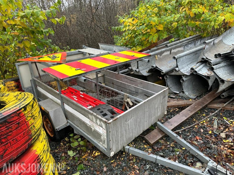 2000 Skilthenger - Anleggsmaskiner: bilde 1 2000 Skilthenger - Anleggsmaskiner: bilde 1