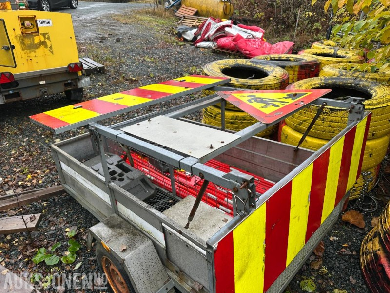 2000 Skilthenger - Anleggsmaskiner: bilde 4 2000 Skilthenger - Anleggsmaskiner: bilde 4