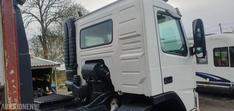 2000 Volvo FM-12 MED KASSE OG MASKINFLAK - Krokbil: bilde 4 2000 Volvo FM-12 MED KASSE OG MASKINFLAK - Krokbil: bilde 4