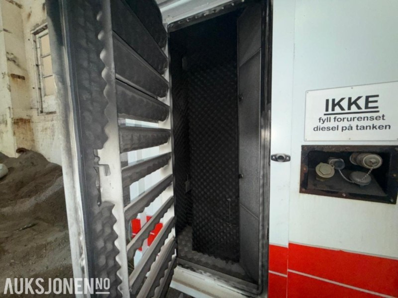 2001 SDMO JS180K aggregat - 180 kVA - Satema - 24 169 t - Biltilhenger - Anleggsmaskiner: bilde 4 2001 SDMO JS180K aggregat - 180 kVA - Satema - 24 169 t - Biltilhenger - Anleggsmaskiner: bilde 4