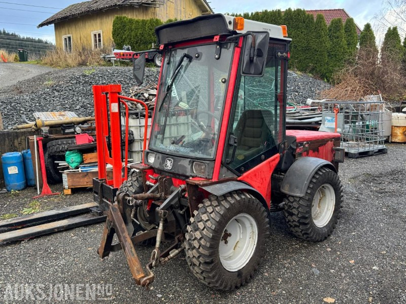 2002 Antonio Carraro Superpark 4400 HST med v-plog og snøfreser - Traktor: bilde 1 2002 Antonio Carraro Superpark 4400 HST med v-plog og snøfreser - Traktor: bilde 1