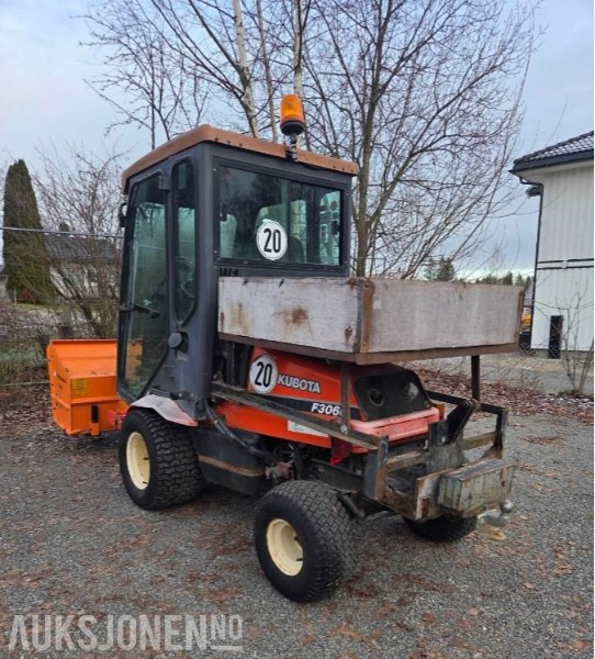 2003 Kubota F3060 med fres og klypepanne - mva fri - Anleggsmaskiner: bilde 5 2003 Kubota F3060 med fres og klypepanne - mva fri - Anleggsmaskiner: bilde 5
