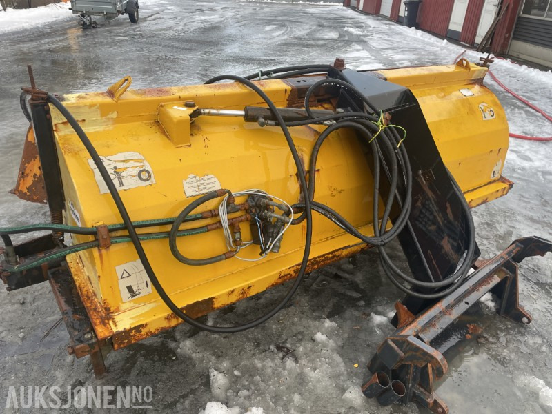 2003 Tellefsdal Feiekost 200 cm m/ hydraulisk og BM-feste - Anleggsmaskiner: bilde 5 2003 Tellefsdal Feiekost 200 cm m/ hydraulisk og BM-feste - Anleggsmaskiner: bilde 5