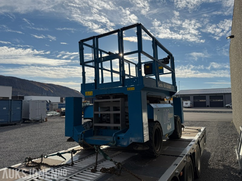 2004 Genie GS-3268R - Sakselift - 4x4 - 4152kg - 3734t - Lift: bilde 4 2004 Genie GS-3268R - Sakselift - 4x4 - 4152kg - 3734t - Lift: bilde 4