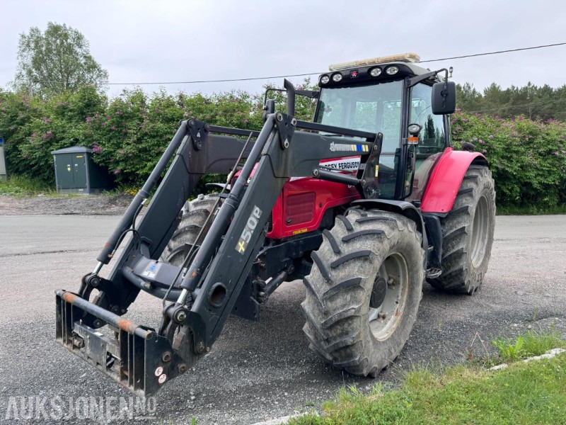 2004 Massey Ferguson 6480 Dynashift - Frontlaster med hydraulisk redskapslås - Fronthydraulikk - 40 km - Fjærende hytte - tredje funksjon - Traktor: bilde 1 2004 Massey Ferguson 6480 Dynashift - Frontlaster med hydraulisk redskapslås - Fronthydraulikk - 40 km - Fjærende hytte - tredje funksjon - Traktor: bilde 1