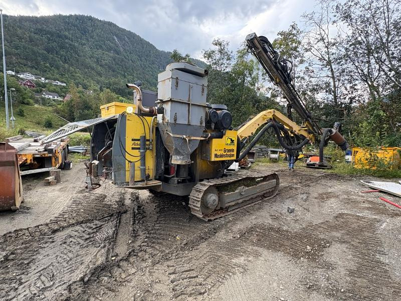 2005 Atlas Copco ROC D3-03 borerigg - 6 947 timer - rep objekt / delerigg - Borustyr: bilde 3 2005 Atlas Copco ROC D3-03 borerigg - 6 947 timer - rep objekt / delerigg - Borustyr: bilde 3