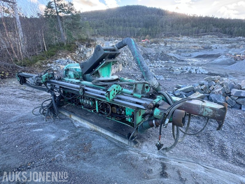 2006 IR Montabert boretårn CPA 225 - HC 40 hammer - Nytt S70 feste i 2022 - Ilmeg støvsuger - kompressor - Borustyr: bilde 1 2006 IR Montabert boretårn CPA 225 - HC 40 hammer - Nytt S70 feste i 2022 - Ilmeg støvsuger - kompressor - Borustyr: bilde 1