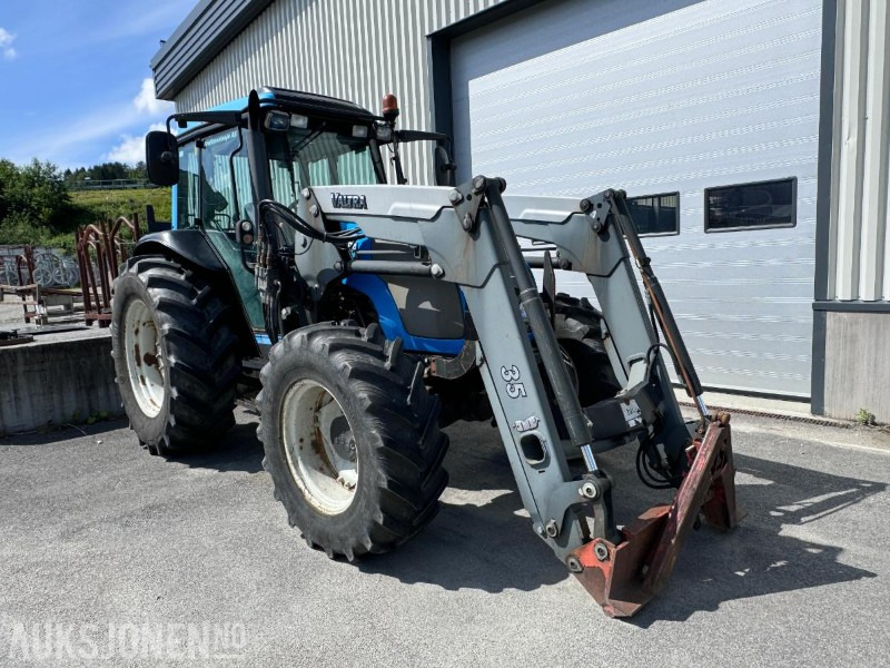2006 Valtra A95 - 4x4 - 40 km/t - Kun gått 2701 timer - Frontlaster - Triangel og toppstag - Traktor: bilde 3 2006 Valtra A95 - 4x4 - 40 km/t - Kun gått 2701 timer - Frontlaster - Triangel og toppstag - Traktor: bilde 3