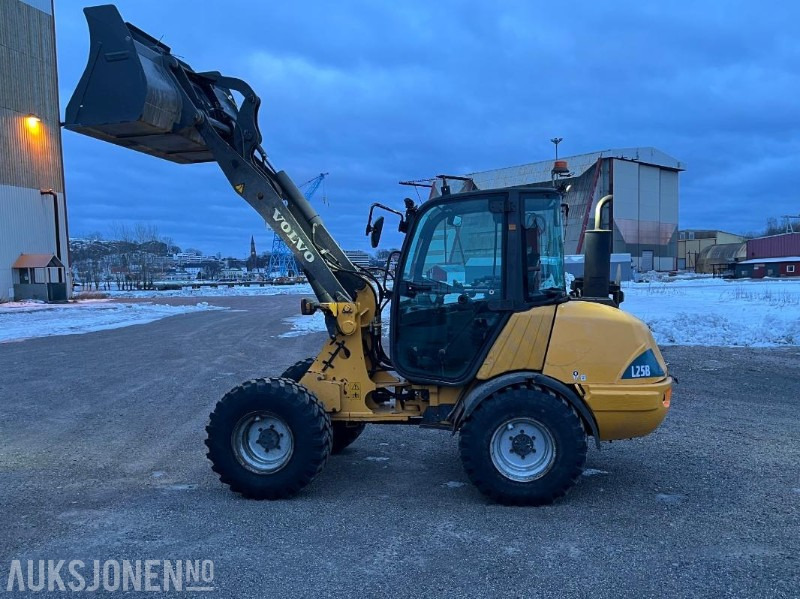 2007 Volvo L 25B Hjullaster - Ny volvo Skuff - Nye dekk - 3916 Timer - Hjullaster: bilde 1 2007 Volvo L 25B Hjullaster - Ny volvo Skuff - Nye dekk - 3916 Timer - Hjullaster: bilde 1