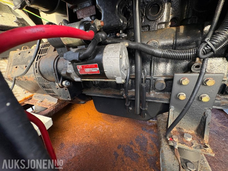 2008 Dieselaggregat 18,75 kVA på henger 400/230 V, 3-fase - Anleggsmaskiner: bilde 4 2008 Dieselaggregat 18,75 kVA på henger 400/230 V, 3-fase - Anleggsmaskiner: bilde 4