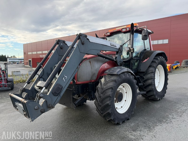 2008 Valtra T-180 Traktor med frontlaster / 1362 timer - Traktor: bilde 1 2008 Valtra T-180 Traktor med frontlaster / 1362 timer - Traktor: bilde 1