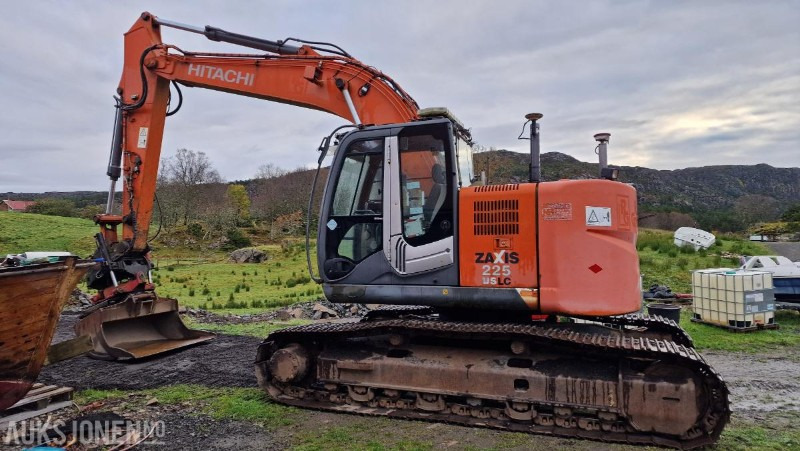 2009 Hitachi ZX225USLC-3 Beltegraver m/GPS/Rototilt med klype/3 skuffer, 12800 timer - Gravemaskin: bilde 3 2009 Hitachi ZX225USLC-3 Beltegraver m/GPS/Rototilt med klype/3 skuffer, 12800 timer - Gravemaskin: bilde 3